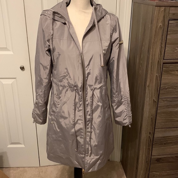 Via Spiga Jackets & Blazers - New Via Spiga Womens Hooded Raincoat
